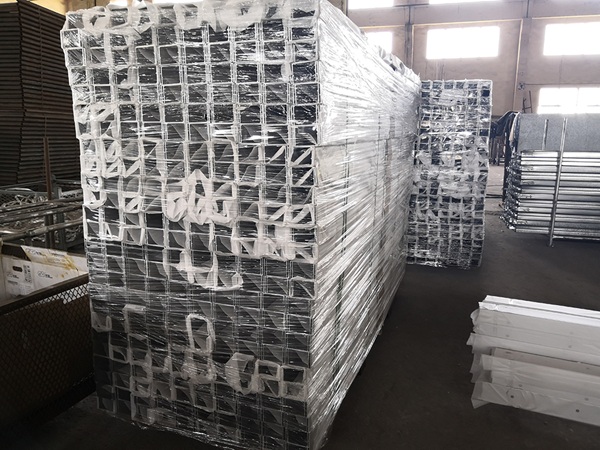 3 m aluminum strongback packed and film-wrapped for ICF bracing