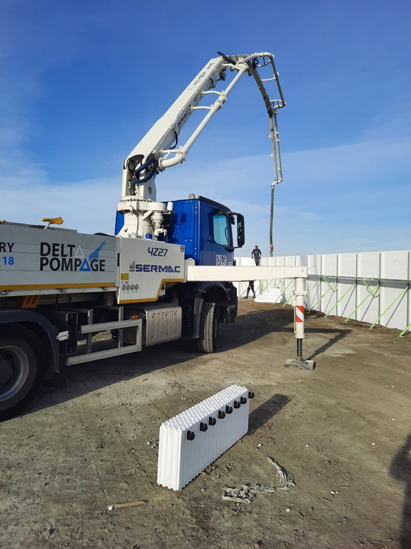 Multi-story ICF walls braced lift by lift